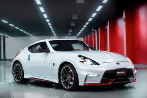 Nissan-370Z-classifica 10 coupe migliori secondo ruotemagiche