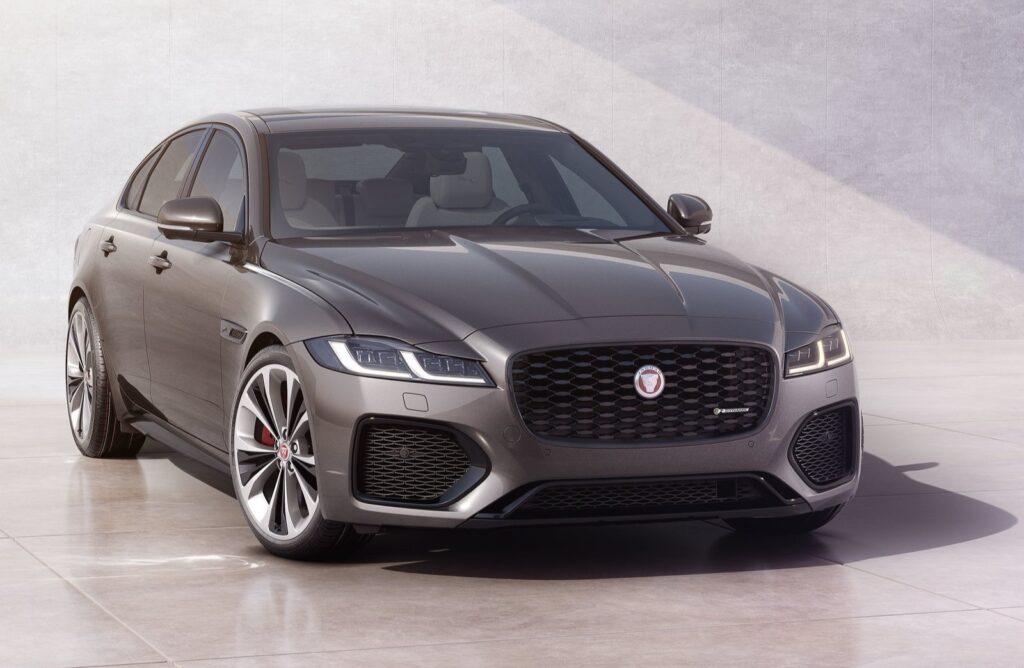 jaguar xf l'auto meno venduta in italia un flop clamoroso solo 12 unità vendute