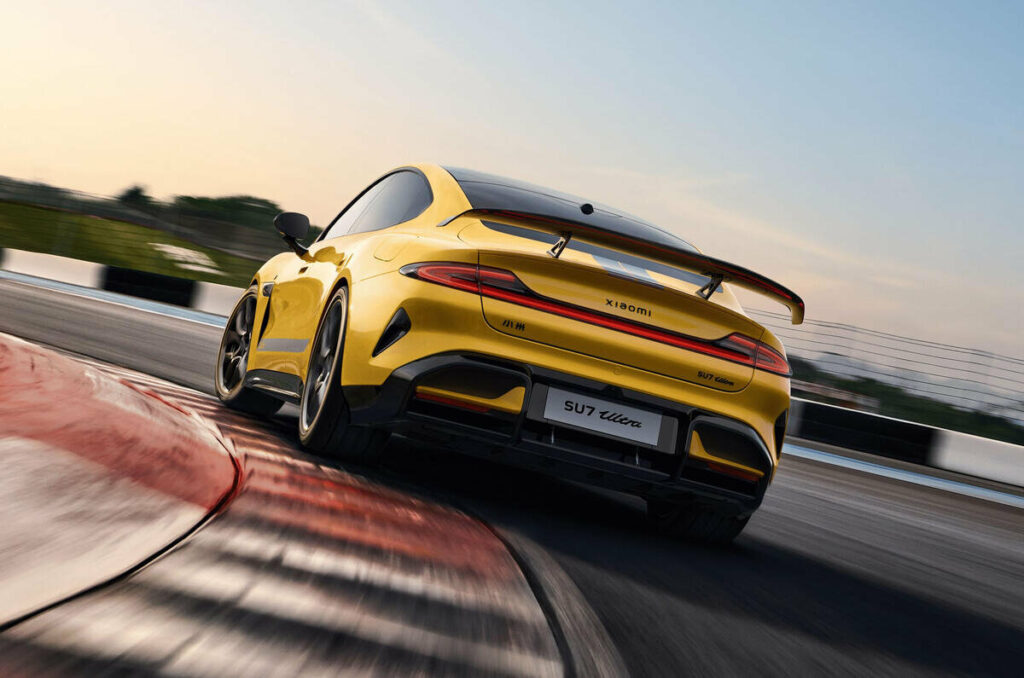 xiaomi-su7-ultra-record in pista al ring è la berlina elettrica più velcoe del mondo ruotemagiche